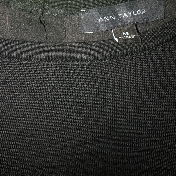 Black sweater with button detailing in the back - Picture 3 of 3
